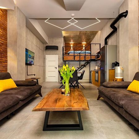 شقة Industrial-Style 2Bd Loft With Parking Spot By Flat Mаnager بلوفديف المظهر الخارجي الصورة