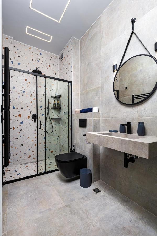 شقة Industrial-Style 2Bd Loft With Parking Spot By Flat Mаnager بلوفديف المظهر الخارجي الصورة