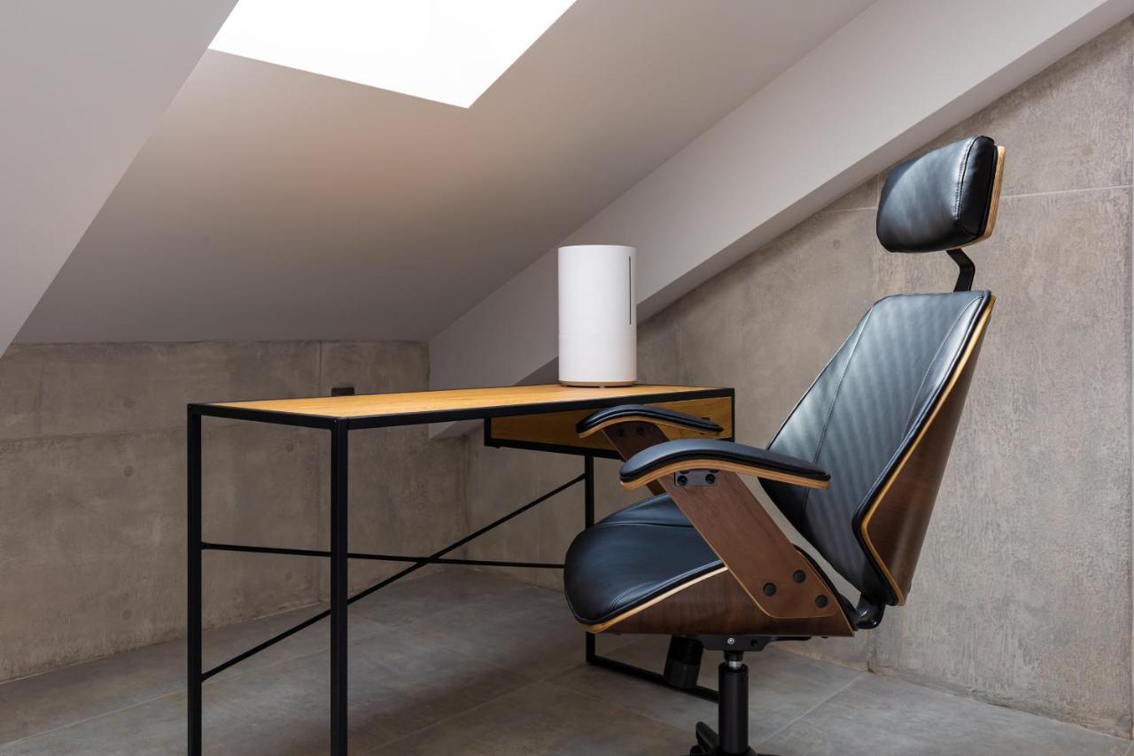 شقة Industrial-Style 2Bd Loft With Parking Spot By Flat Mаnager بلوفديف المظهر الخارجي الصورة